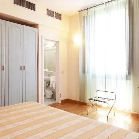 Hotel Savoia E Campana