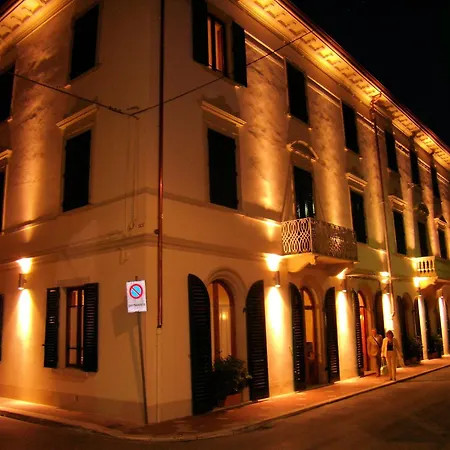 Hotel Savoia E Campana 3*