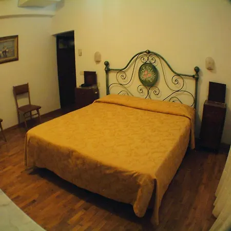 Hotel Savoia E Campana